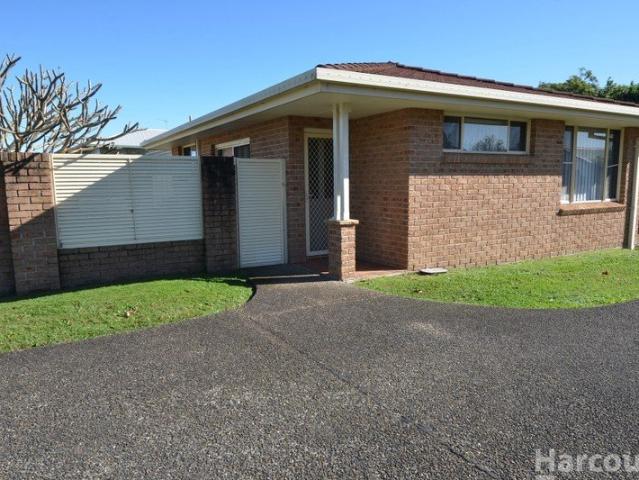 Neat & Convenient 2 Bedroom Villa Close to Town