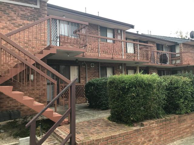 NEAT & CONVENIENT GROUND FLOOR APARTMENT