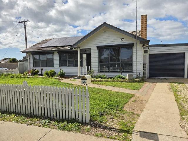 Neat & Convenient Family Home