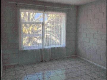 Neat & Convenient Living in Glenelg East