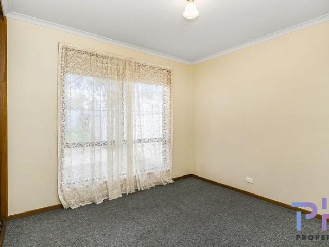 NEAT & COSY UNIT IN CENTRAL EAGLEHAWK