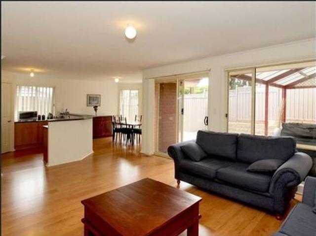Neat courtyard home with entertaining area
