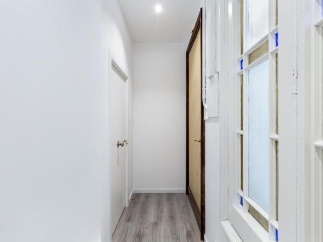 Neat double bedroom near the Universitat metro
