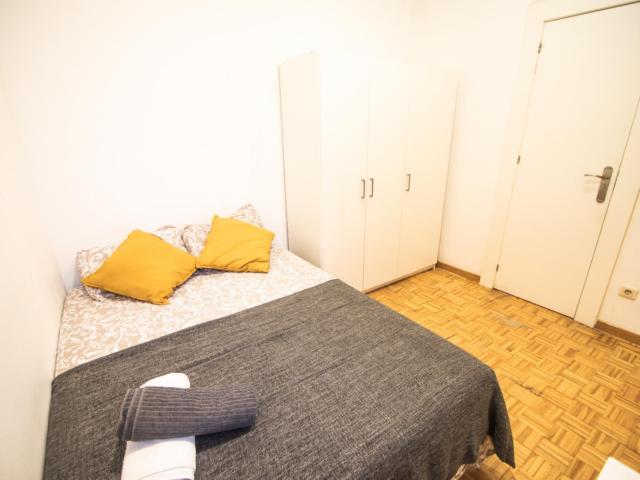 Neat double bedroom in Dreta de l'Eixample