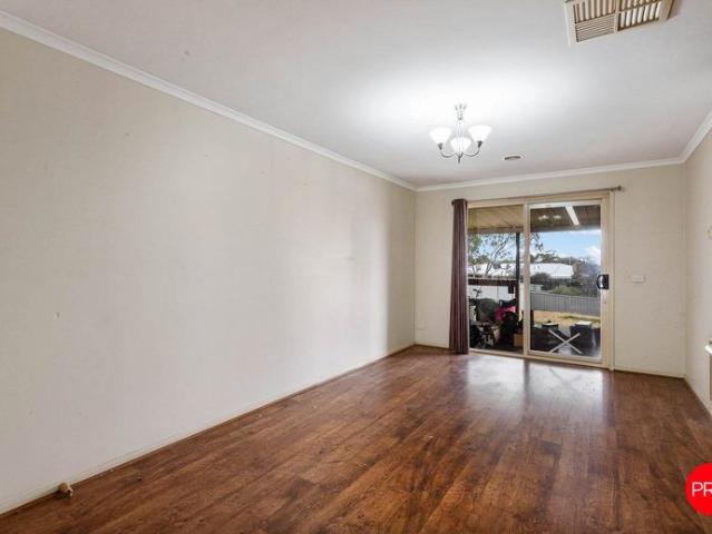 Neat Family home in Kangaroo Flat!