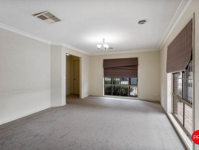 Neat Family home in Kangaroo Flat!