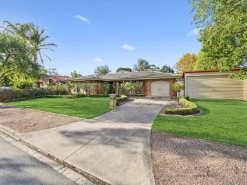 NEAT FAMILY HOME IN VISTA