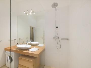 Neat flat in excellent location, Vienna Amsterdam Apartments for Rent