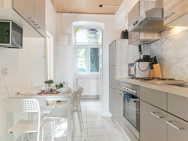 Neat, gorgeous studio, Vienna Amsterdam Apartments for Rent
