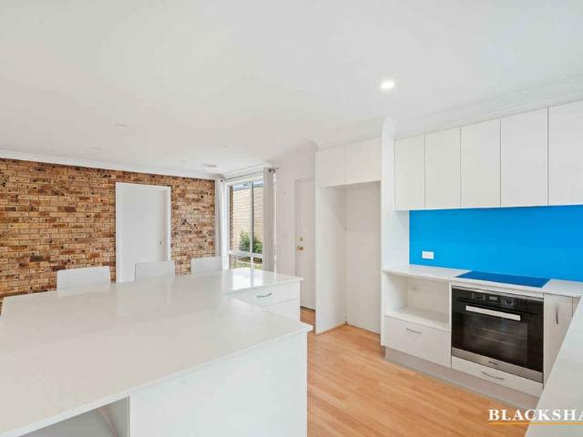 Neat Home in Hawker