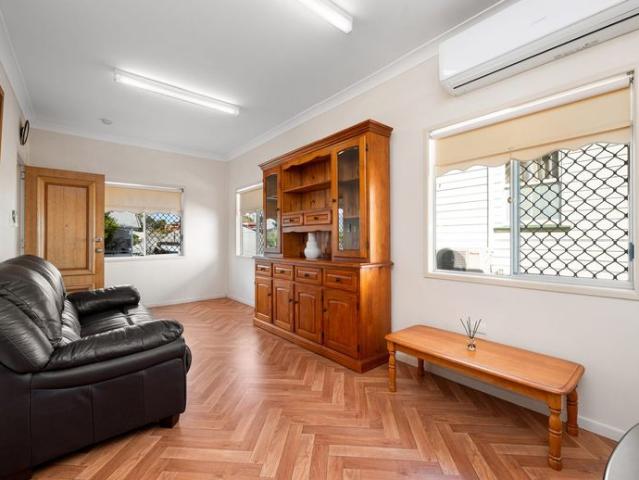 PRICE REDUCED* NEAT HOME IN PRIME POSITION