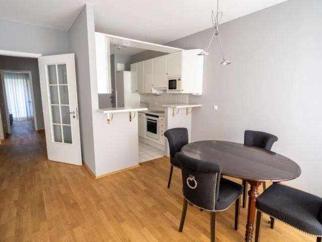 Neat home in quiet street, Frankfurt Amsterdam Apartments for Rent