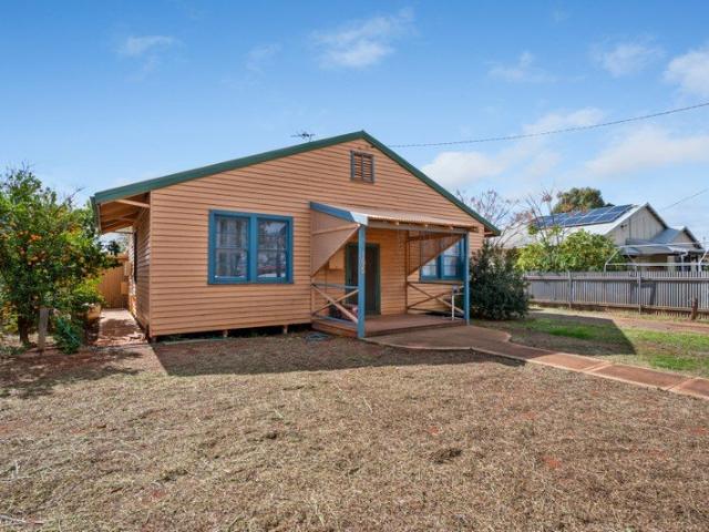 NEAT HOME ON A HUGE 1012SQM BLOCK