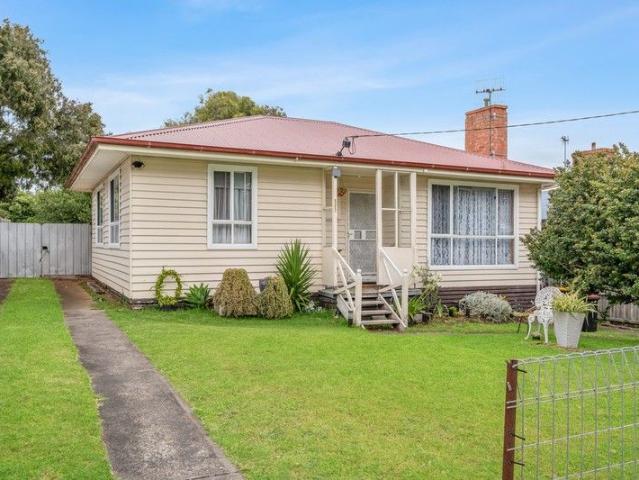 Neat, Light Filled Two Bedroom Home on a Spacious Block