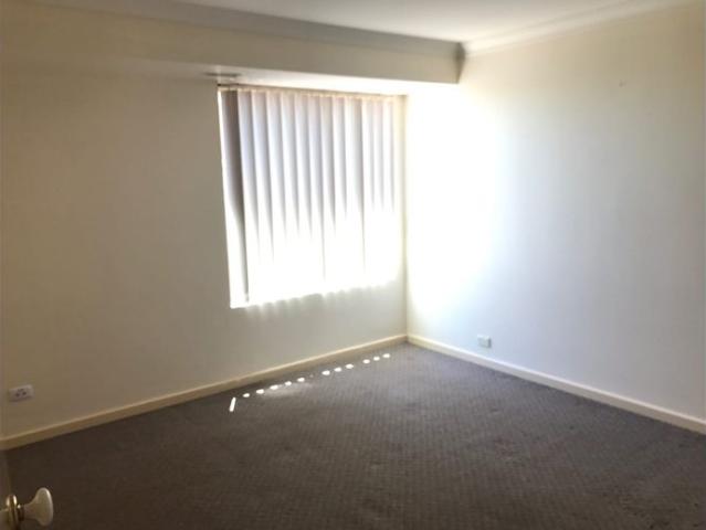 Neat & Low Maintenance 2 Bedroom Rear Unit