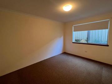 NEAT & LOW MAINTENANCE 2 BEDROOM UNIT IN CONVENIENT LOCATION