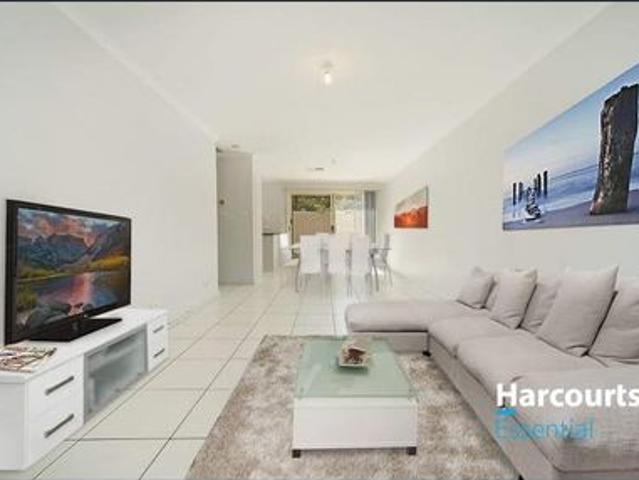 Neat & Low Maintenance Unit in Convenient Salisbury Location