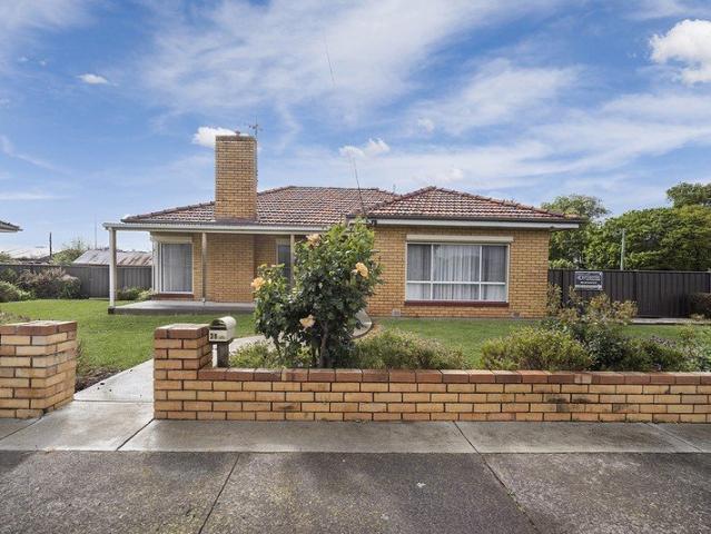 Neat, Low Maintenance Living in a Convenient Cobden Location