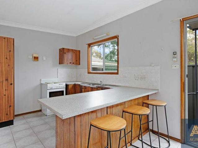 Neat & Low Maintenance One Bedroom Granny Flat in Kings Langley