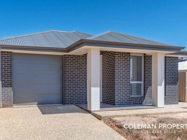 Neat Low Maintenance Property in Aston Hills