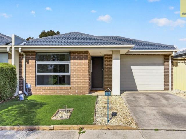 NEAT LOW MAINTENENACE HOME