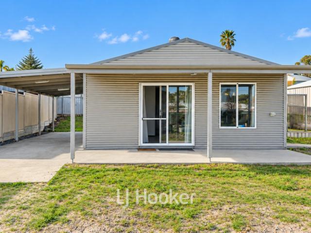 Neat & Private Two Bedroom Granny Flat
