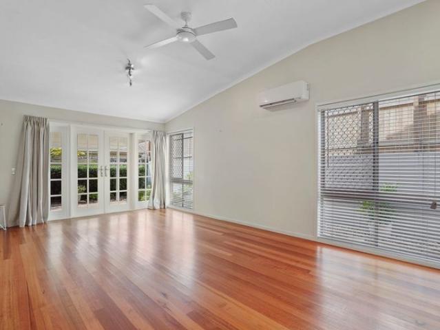 Neat, quiet & ideally positioned