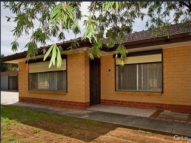 Neat Quiet Sensational Location!
