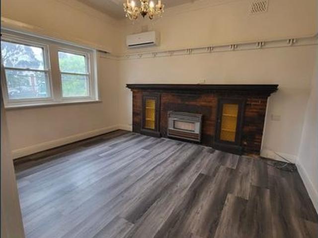 Neat renovated 2 bedroom home close to all amenities
