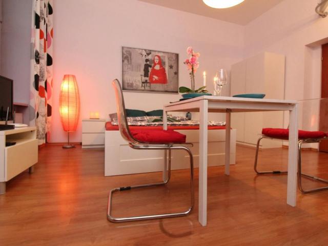Neat studio in Stradom