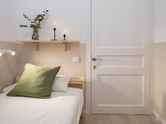 Neat single bedroom in Sant Andreu