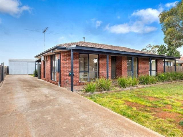 Neat, Spacious & Perfectly Located Family Home!
