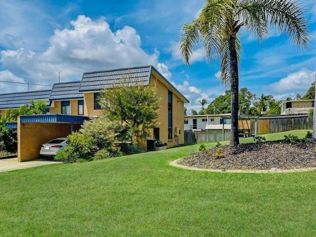 APPLICATION APPROVED: NEAT & SPACIOUS THREE BEDROOM UNIT IN PRIME LOCATION