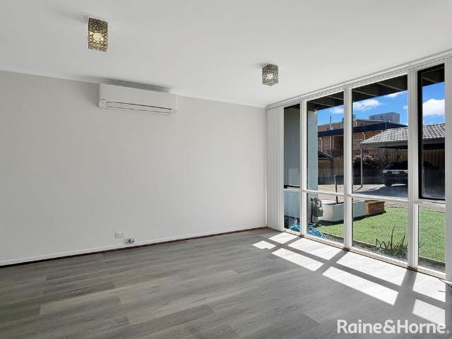 Neat & Spacious Townhouse In The Heart Of Queanbeyan