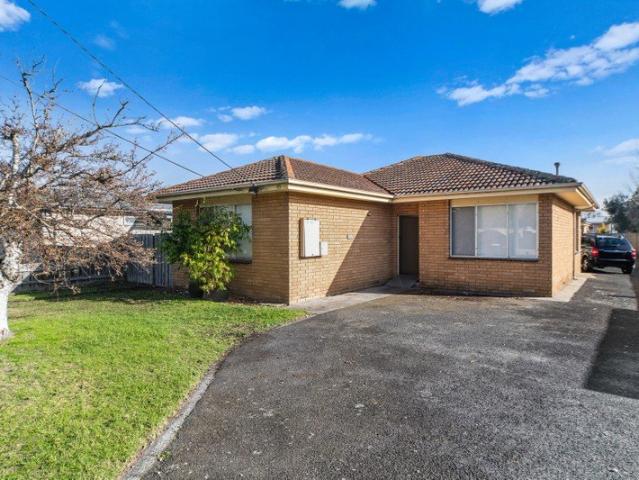 Neat & Spacious Unit in a Convenient Frankston Location