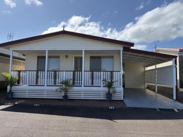 NEAT & SPACIOUS 2 BEDROOM