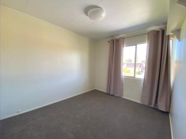 Neat & Spacious 4 Bedroom Home – Close to Hallorans Hill