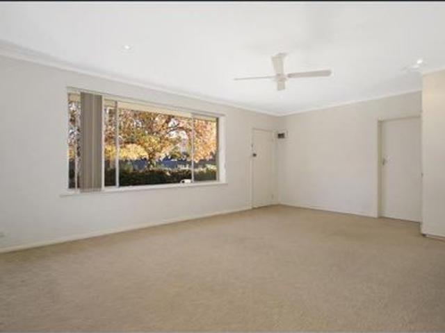 Neat Two Bedroom Apartment in a Convenient Central Location