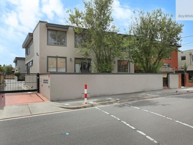 Neat two bedroom apartment in a fantastic location