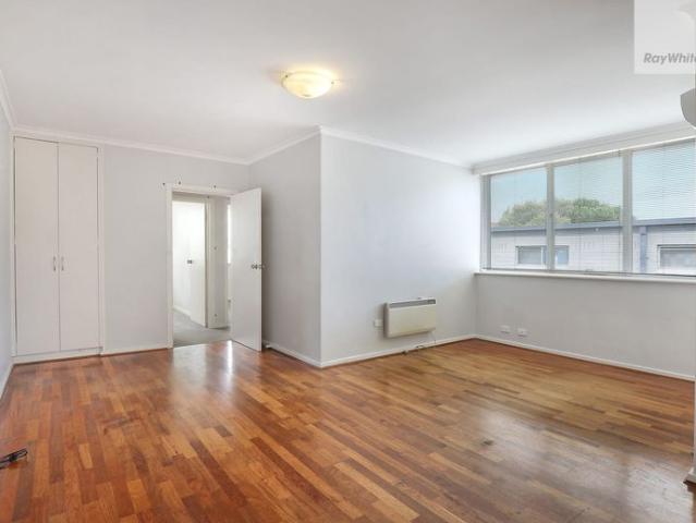 Neat two bedroom apartment in a fantastic location