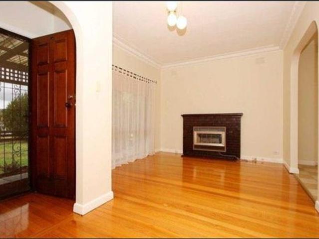 Neat two bedroom home in convenient Reservoir location