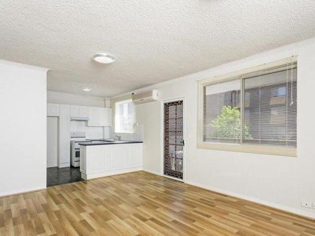 Neat Two Bedroom Unit in Convenient Richmond Location