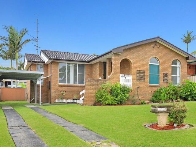 Neat Three Bedroom Home in a Quiet Berkeley Cul de Sac