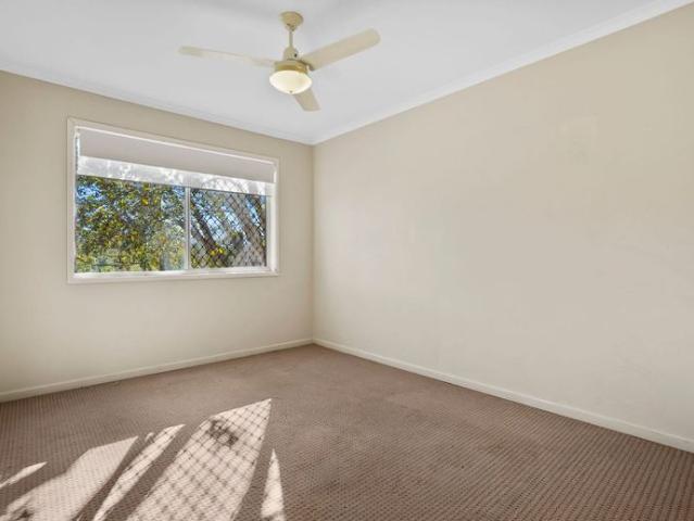 NEAT & TIDY 3 BEDROOM BRICK HOME