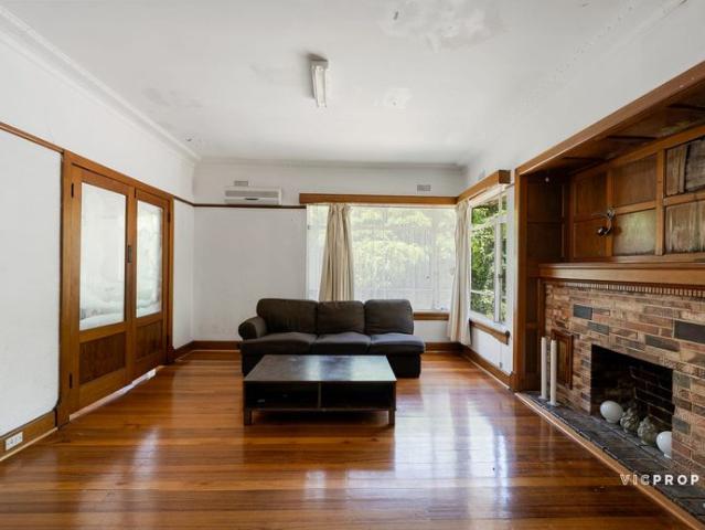 Neat & Tidy 3 Bedroom Home Close to Uni
