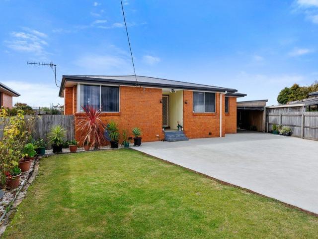 Neat & Tidy 3 Bedroom Home in Quiet Cul De Sac
