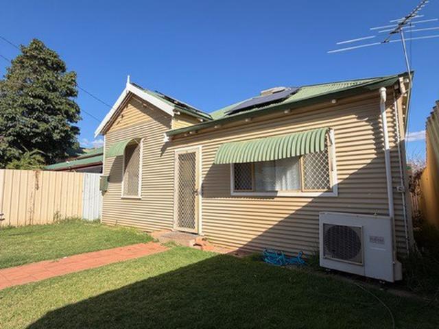 Neat & Tidy 3 Bedroom Home with Large Shed & Rear Lane Access