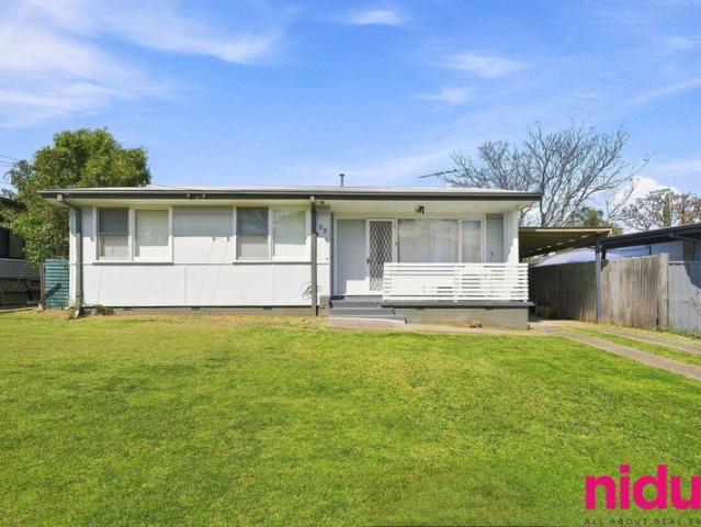 Neat & Tidy 3 Bedroom Home with Separate Living, Kitchen/Dining & Carport Perfect Entry Point or Investment