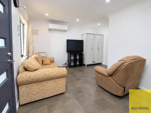 Neat & Tidy 1 Bedroom Granny Flat In Convenient Location UTILITIES INCLUDED IN RENT