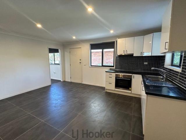 Neat & Tidy 1 Bedroom Unit in Sought After Speers Point